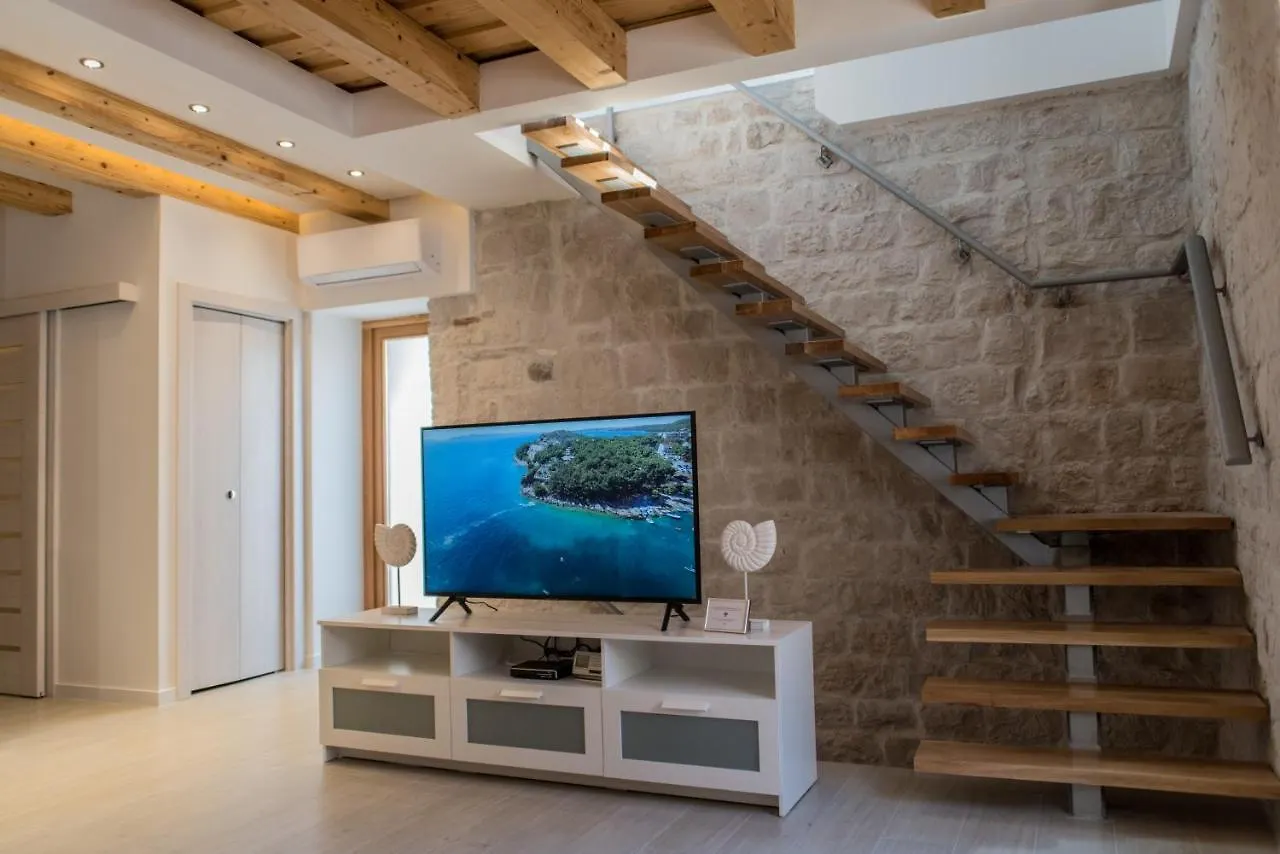 Limestone Heritage House Trogir 4*,